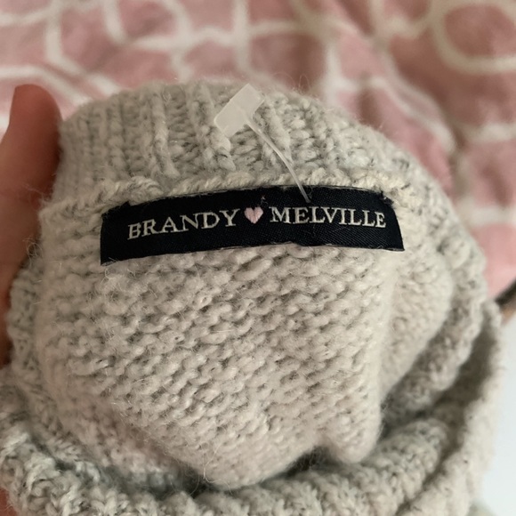 Brandy Melville turtleneck - Picture 3 of 3